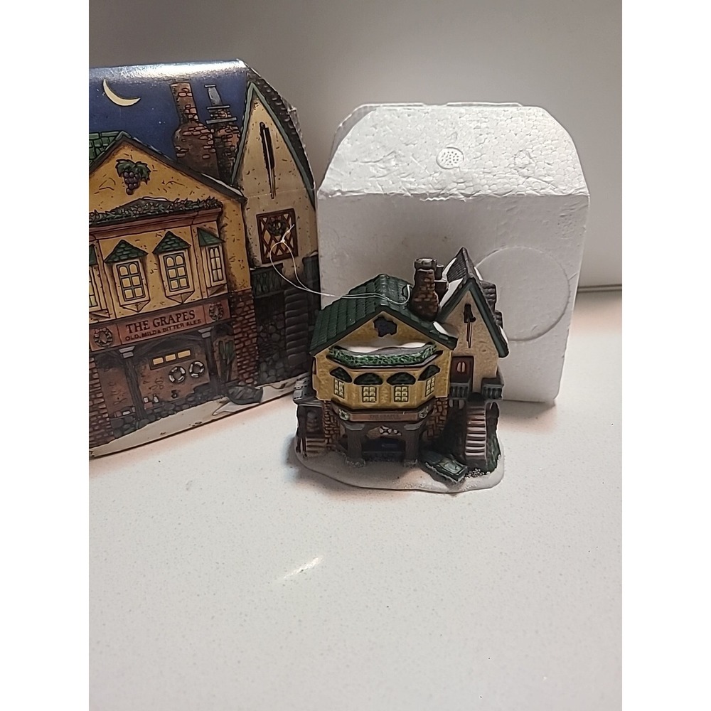 Dept 56 Dickens "The Grapes Inn" Village Collectors Edition Ornament  - 1996